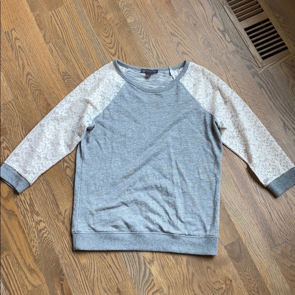 Women’s top with crocheted sleeves, size small